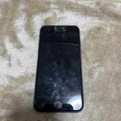 Apple iPhone 8ブラック 画面ひび割れありのサムネイル