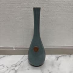 青緑色の陶器製花瓶 高さ約25cm - メルカリ