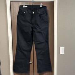 ZARA BOOTCUTブラックデニムのサムネイル