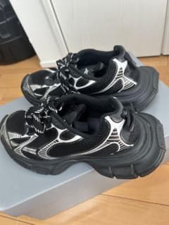 Balenciaga スニーカー 42のサムネイル