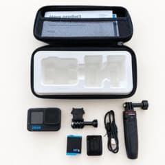 【GoPro HERO10】 アクションカメラ 三脚付きのサムネイル