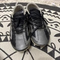 umbro サッカーシューズ ブラック/ホワイトのサムネイル