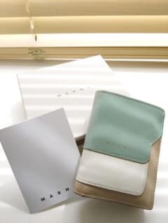 ☆本日限定お値下げ☆　MARNI マルニ ウォレット サフィアーノレザーのサムネイル