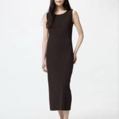 UNIQLOウォッシャブルリブニットワンピースノースリーブダークブラウンSサイズのサムネイル