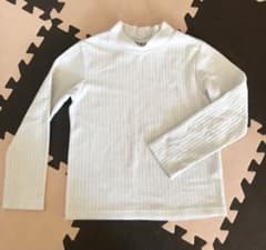 中古品★UNIQLOユニクロ ハイネック長袖シャツ白130cm★男女兼用のサムネイル
