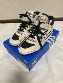 adidas ミッドカットスニーカー オフホワイト/ブラックのサムネイル