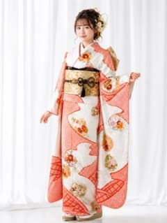 高島屋扱い 振袖 絞り染め 刺繍花丸文 共八掛 正絹 逸品 高島屋扱い 振袖 絞り染め 刺繍花丸文 共八掛 正絹 逸品 - メルカリ