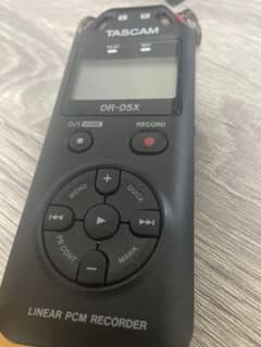 ほぼ未使用　sdカード付きTASCAM dr-05xのサムネイル