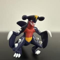 ポケモン 30周年 モンコレ 色違い ガブリアス フィギュア 非売品 限定 ポケモン 30周年 モンコレ 色違い ガブリアス フィギュア 非売品 限定