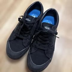 美品 VANS ブラック スニーカー 27センチのサムネイル