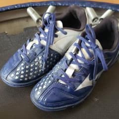 mizuno　サッカー　トレーニングシューズ　21.5　ジュニア用のサムネイル