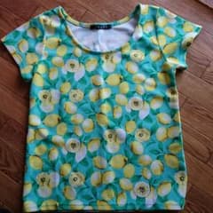 URH様専用☆INGNIストレッチTシャツのサムネイル