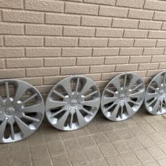 トヨタ　ルーミー  ホイールキャップ 4本セットのサムネイル
