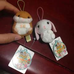 ハムスターとうさぎのマスコットのサムネイル