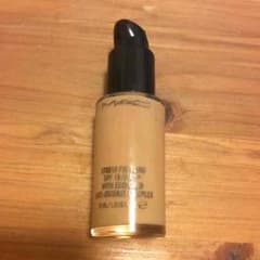 MAC リキッドファンデーションのサムネイル