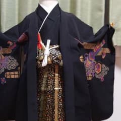 5ot65 厳選呉服　黒に兜　七五三　男の子　着物羽織袴セット　5歳7歳のサムネイル