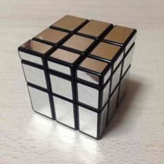 ミラーキューブのサムネイル