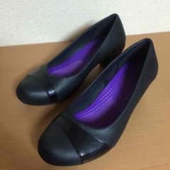 クロックス 黒 パンプス W6のサムネイル