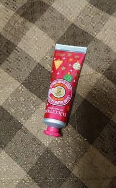 ロクシタン フェスティブガーデン スノーシア ハンドクリームのサムネイル