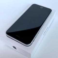 超美品　iPhone SE 第二世代　64G SIM フリー　ホワイトのサムネイル