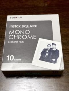 【期限切れ】　instax SQUARE モノクローム フィルム 10枚のサムネイル