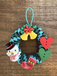 ミニクリスマスリース　オーナメント　ハンドメイドのサムネイル