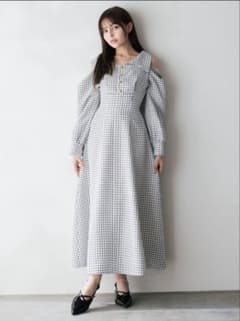 チェック柄 オフショルダー ロングワンピースのサムネイル