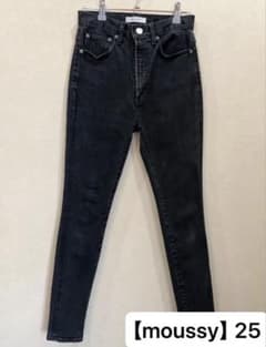 【MOUSSY】《美品》美脚ストレッチスキニーパンツ　ブラックデニム　25のサムネイル
