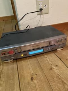 HITACHI VHS ビデオデッキのサムネイル