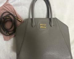 miu miu 2way ハンドバッグ グレージュのサムネイル