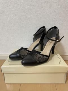 ストラップ付きパンプスのサムネイル