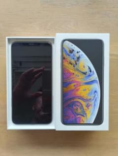 【超美品】Apple iPhone XS max 256GBのサムネイル