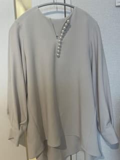 TONAL パール付きブラウスのサムネイル