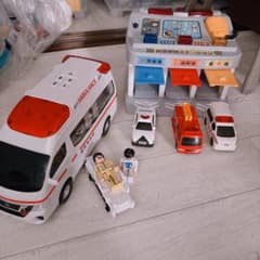 ２点セットニッサンパラメディック救急トイコー(Toyco) 緊急車両ステーションのサムネイル