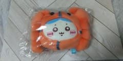 Chiikawa Shanghai Crab Mascot (with a split face pattern)