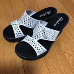 スケッチャーズ サンダル 24cmのサムネイル