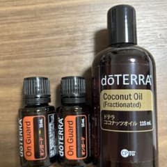 ドテラ　オンガード2本（1本開封後未使用）　ココナッツオイル1本残量9割以上のサムネイル