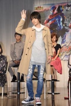 仮面ライダービルド　桐生戦兎着用ジーンズ デニム　衣装 【希少価値】 仮面ライダービルド 桐生戦兎着用ジーンズ デニム 衣装 【希少価値