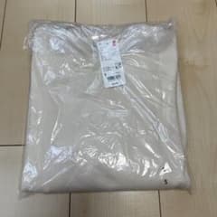新品未使用！　UNIQLO ユニクロ　スウェットシャツのサムネイル