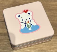 ファミリアみらい百貨店LOVE＆PEACEクッキー缶 ファミちゃん リアちゃん ファミリアみらい百貨店 LOVE＆PEACE クッキー缶 リアちゃん ピンク缶