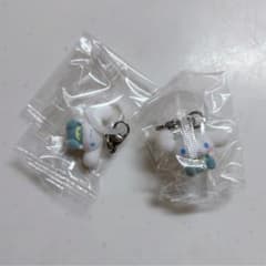 【匿名配送】サンリオ ふわふわめじるしアクセサリー ベイビー シナモ 2点セットのサムネイル