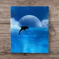 232】スプレーアート 海 イルカ 水平線 風景画 月 雲 ブルー 青 絵画