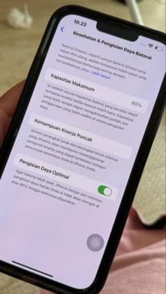 美品 iPhone 13 Pro Max 256GB ホワイト SIMフリーのサムネイル