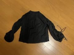 GU バルーンスリーブ ブラックシャツ Mのサムネイル