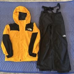THE NORTH FACE スノーウェア上下セット 150cmのサムネイル