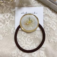 ハンドメイド レジン お花　ヘアゴム　ポニーフック　ブローチ　no.241のサムネイル