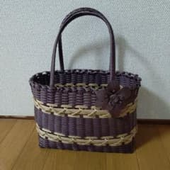ハンドメイド かごバッグ 花飾り付きのサムネイル