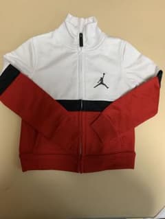 NIKE キッズ　ジャージ　上のみのサムネイル