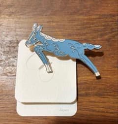 新品 ミナペルホネンpapurikko パプリッコ ブローチ ブルー - メルカリ