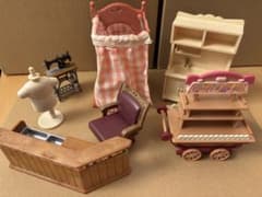 シルバニアファミリー　家具・小物・人形　仕立て屋さん、カフェテラスなどのサムネイル